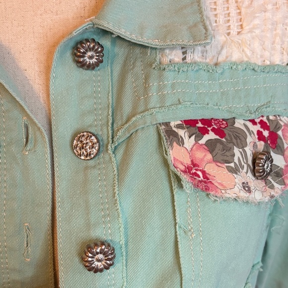 POL Floral Patchwork Jacket - Picture 4 of 6
